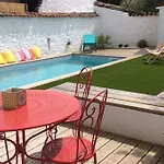La Maison En Couleur 4 étoiles 10 Pers Avec Piscine Privée Hébergement de vacances