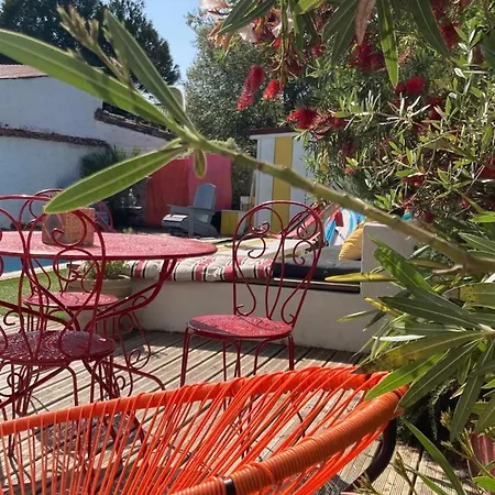 La Maison En Couleur 4 étoiles 10 Pers Avec Piscine Privée Сasa de vacaciones *