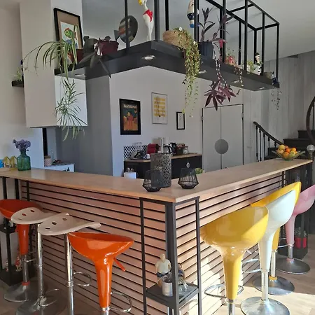 La Maison En Couleur 4 Etoiles 10 Pers Avec Piscine Privee לה טרמבלד