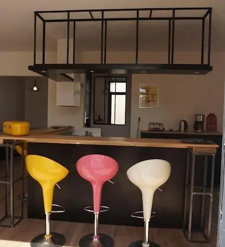 La Maison En Couleur 4 étoiles 10 Pers Avec Piscine Privée Сasa de vacaciones *