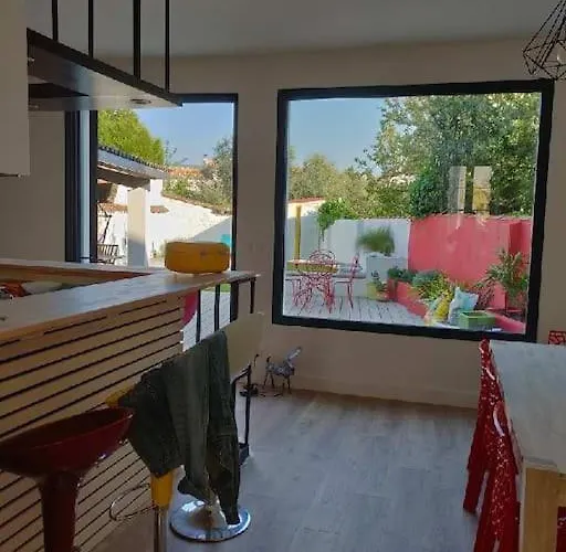 La Maison En Couleur 4 étoiles 10 Pers Avec Piscine Privée